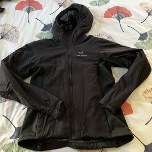 Arc’teryx Atom hooded